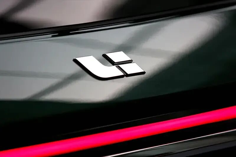 网传理想新设人形机器人和软件本体部门！